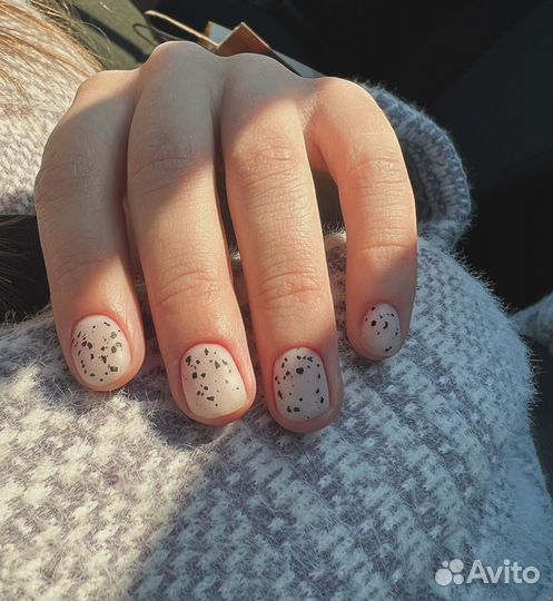 Модель на маникюр + гель-лак