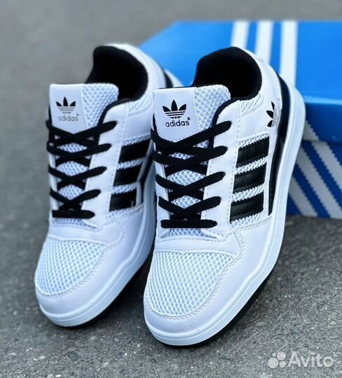 Кроссовки женские Adidas