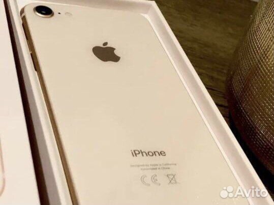 Телефон iPhone 8