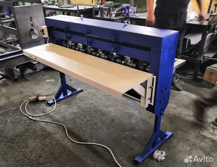 Станок для нанесения ребра жесткости