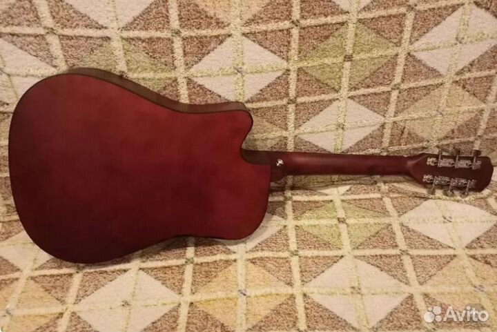 Акустическая гитара