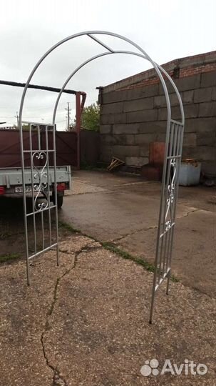 Арка садовая кованая