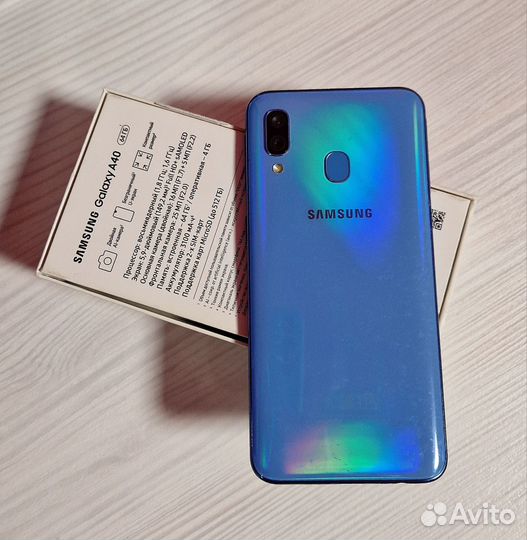 Samsung Galaxy A40, 4/64 ГБ