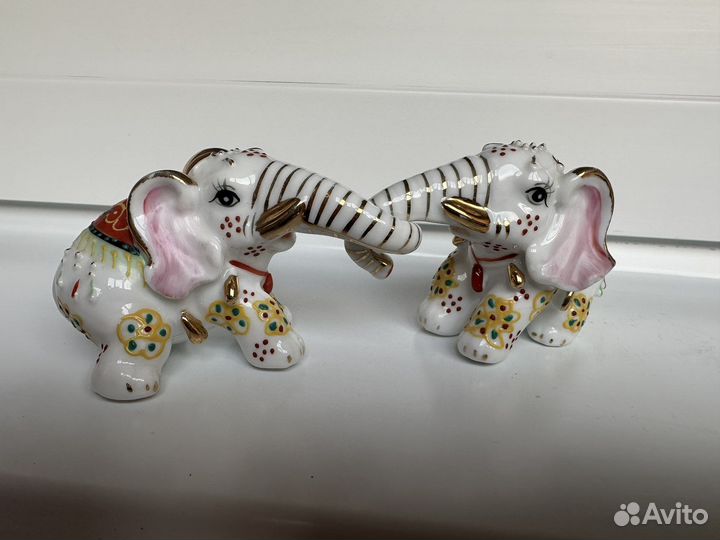Фарфоровые статуэтки слоники
