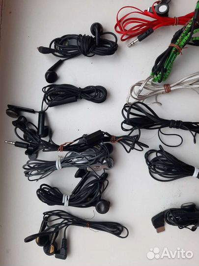 Гарнитуры (наушники с микрофоном) от устройств