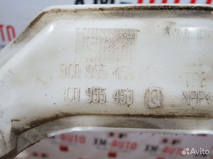 Бачок омывателя Volkswagen Passat B6