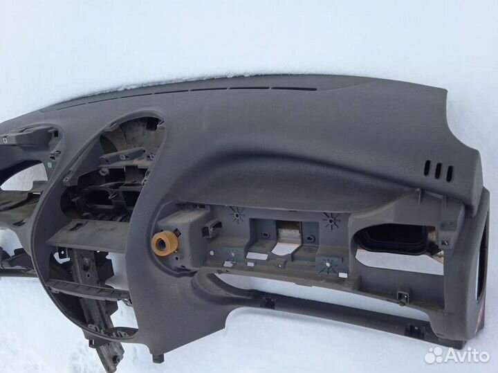 Торпедо Peugeot 206 Пежо 206