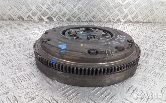 Маховик бензиновый skoda octavia A4 (2ST13C101)