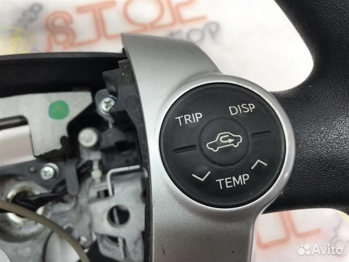 Руль Toyota prius ZVW30 2009-2011 3 Поколение