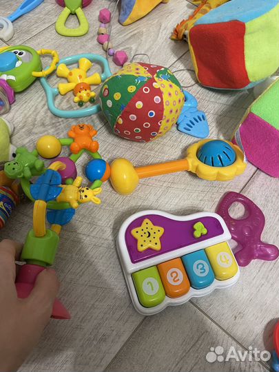 Большой пакет игрушек для малыша