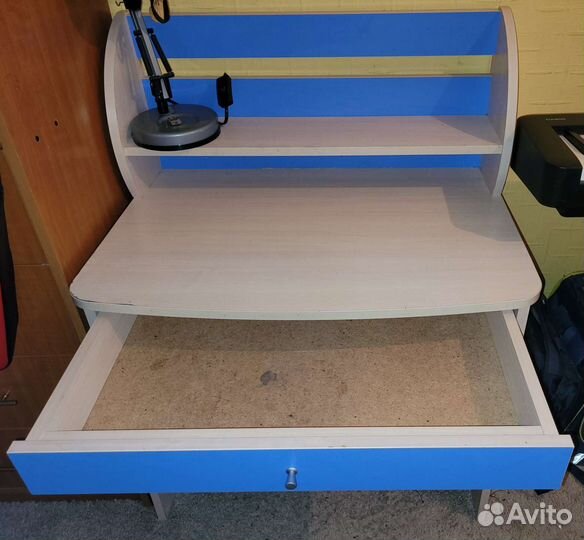 Детский письменный стол б/у