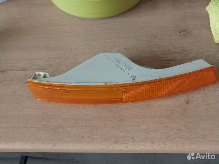 Поворотники передние в бампер пассат б6