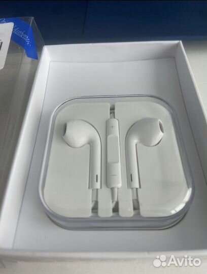 Проводные наушники