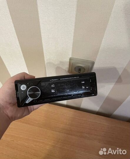 Новая автомагнитола Pioneer V215