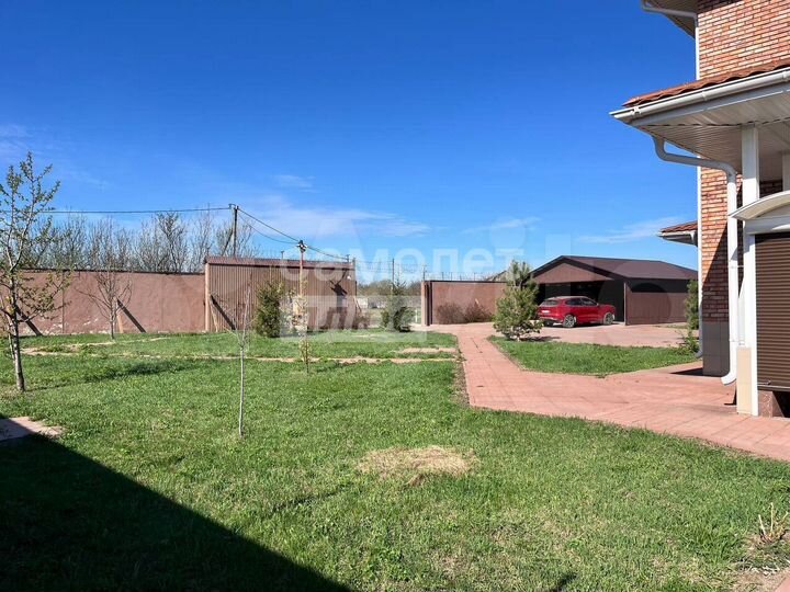 Дом 233 м² на участке 40 сот.