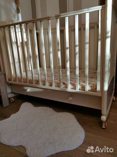 Детская кроватка
