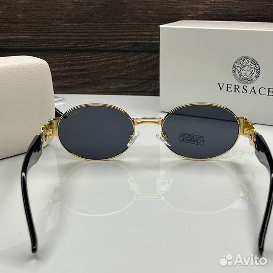 Солнцезащитные очки versace