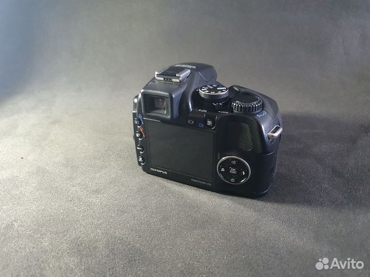 Фотоаппарат Olympus SP-570UZ