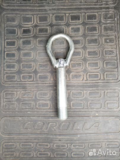 Буксировочный крюк