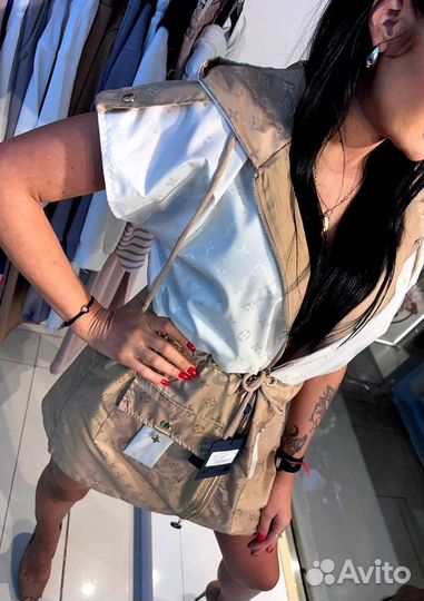 Ветровки, бомберы новые Louis Vuitton