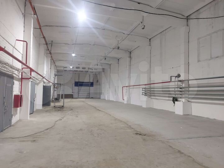 Склад, 1370 м²