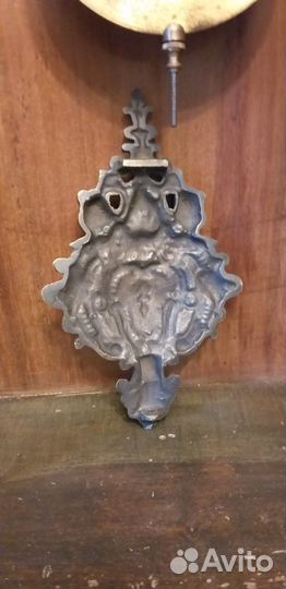 Линза маятника к старинным настенным часам