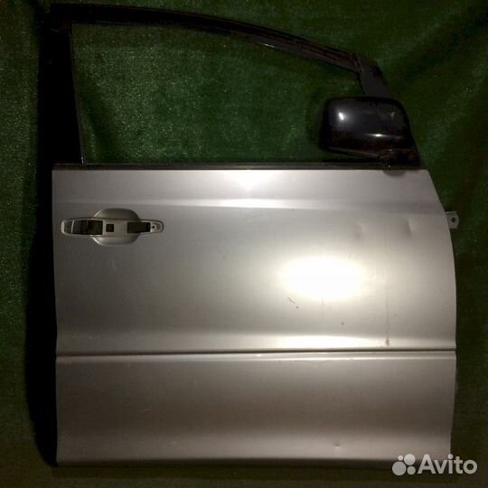 Дверь передняя правая Toyota Estima ACR30W MCR40W