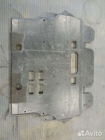 Пыльник/брызговик/защита картера Пежо/Рено/Ситроен