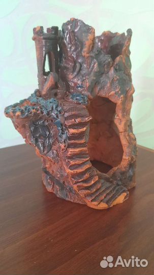 Замок для аквариума