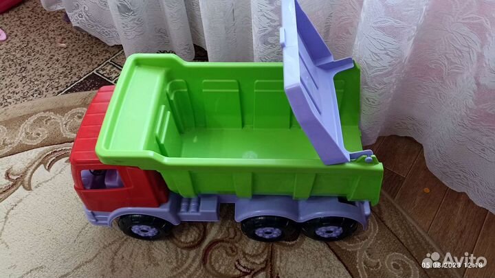 Большой грузовик