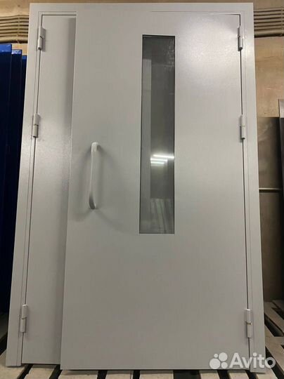 Тамбурная входная дверь