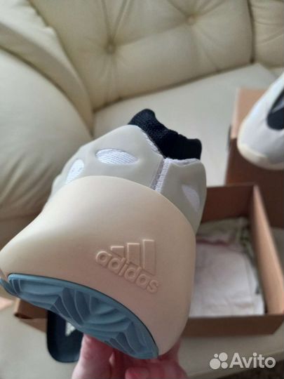 Adidas yeezy 700 v3 azael 39 размер