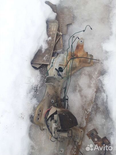 Алюминивая моторная балка рено твинго1