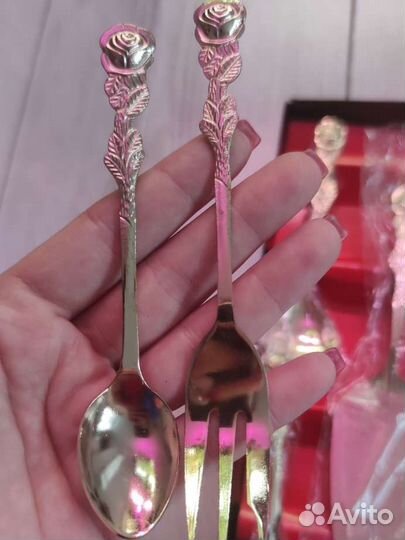 Набор столовых приборов для десерта