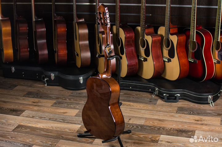 Детская классическая гитара 1/2 Ortega + Аксессуар