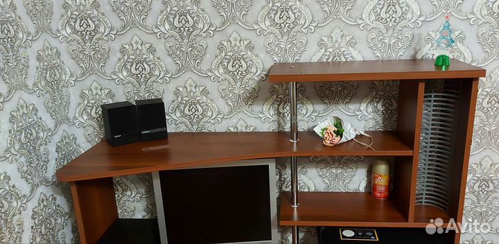 Компьютерный стол