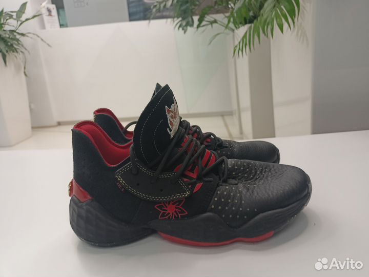 Баскетбольные кроссовки adidas harden vol.4