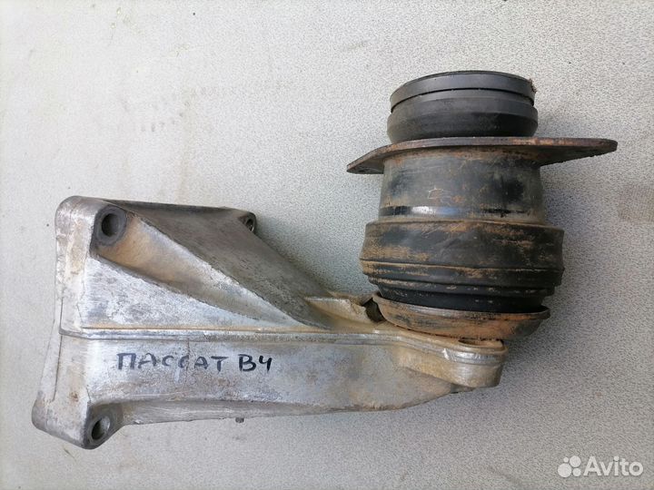 Кронштейн опоры двигателя 2.8 для VW Passat (B4)