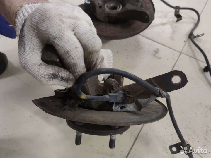 Кулак правый Mitsubishi Airtrek, Lancer 9