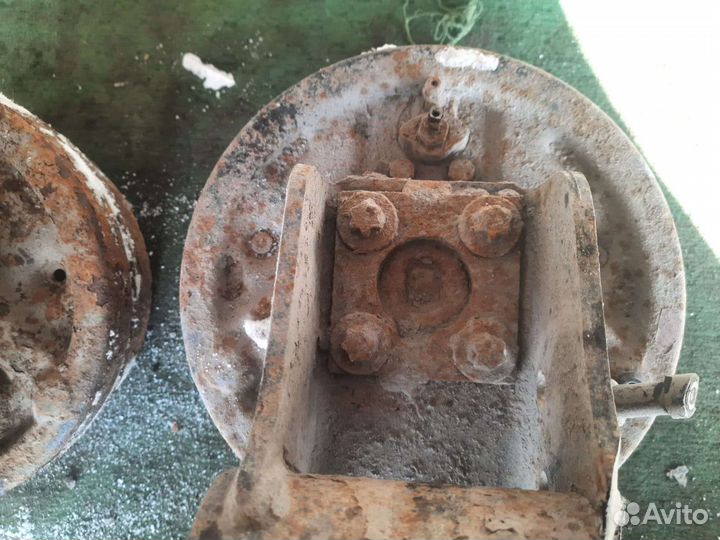 Ступица в сборе задней балки Рено Логан 1. 2008 г