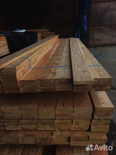 Строганная лиственница: доски 45x200 мм, высококачественные