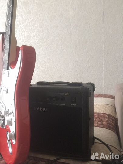 Электрогитара с комбиком бу могу доставить в пермь