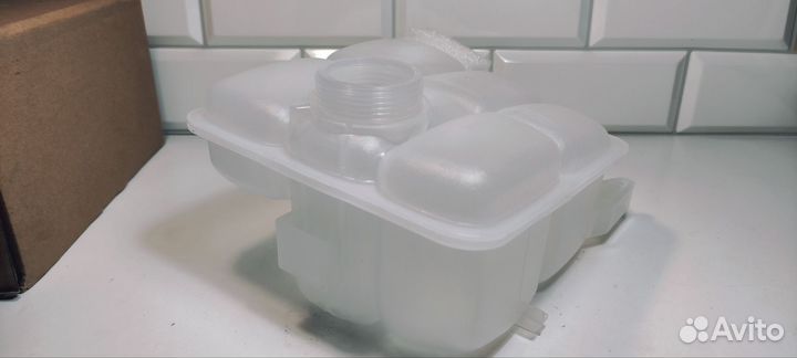 Расширительный бачок Ford Focus Volvo Mazda