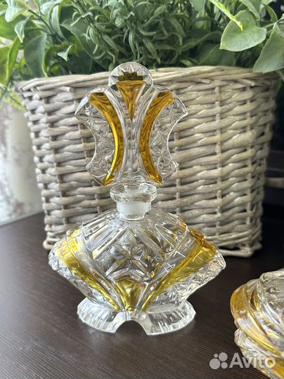 Хрустальный флакон и бонбоньерка