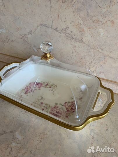 Хлебница с крышкой