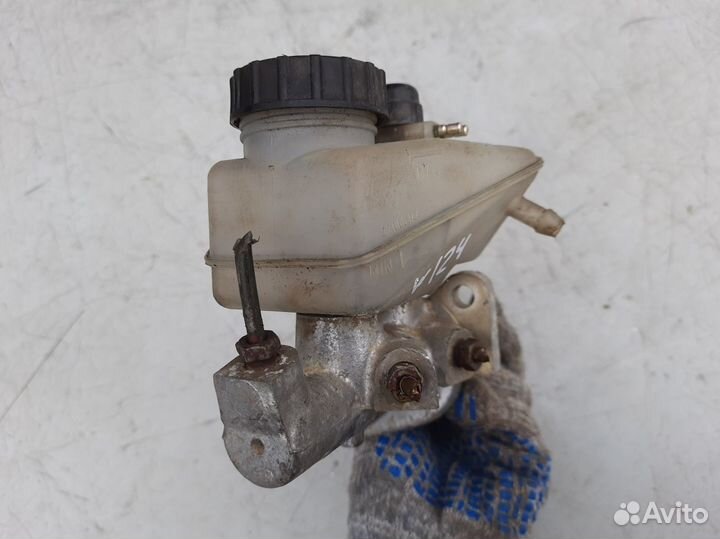 Главный тормозной цилиндр Мерседес 124