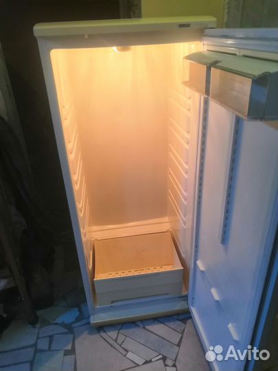 Холодильник б/у атлант