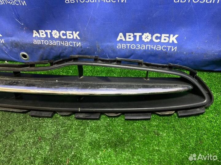 Решетка радиатора Nissan March K13 HR12DE