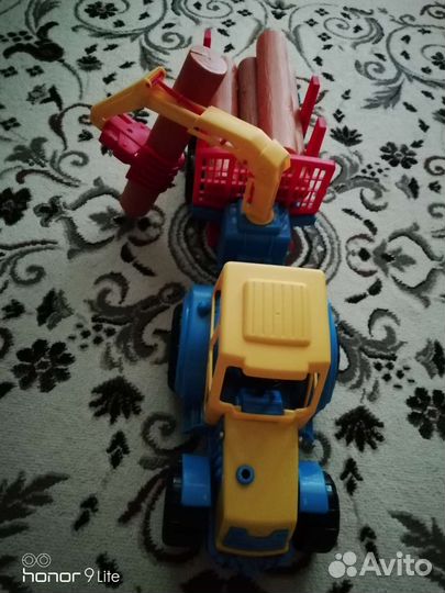 Детский трактор с прицепом