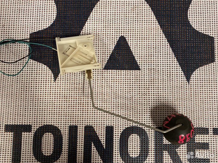 Датчик уровня топлива Audi A4 B6 8E0201317N